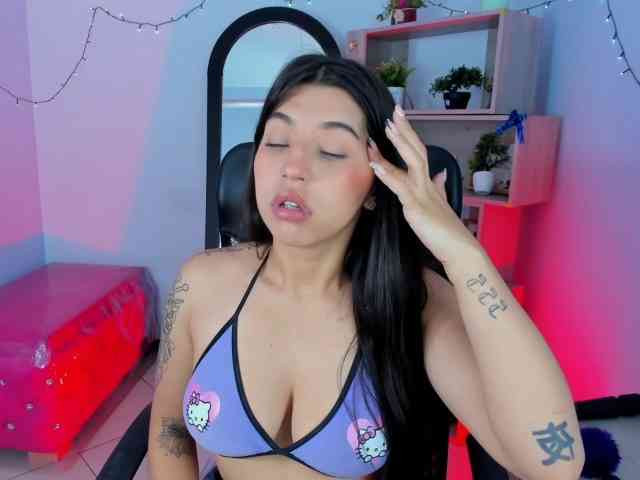 VeronicaCream webcam