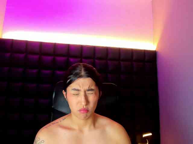 VeronicaCream webcam