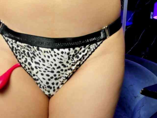 VeronicaCream webcam