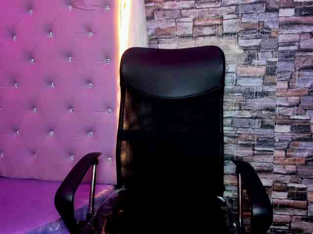 VeronicaCream webcam