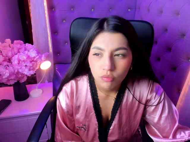 VeronicaCream webcam