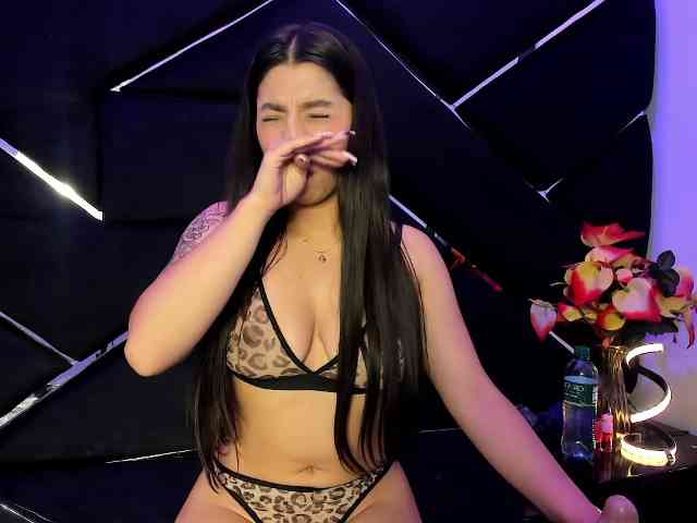 VeronicaCream webcam