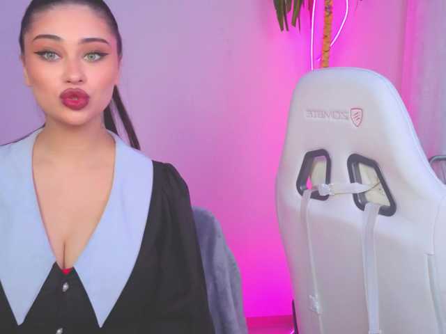 Lizattt's BongaCams show and profile