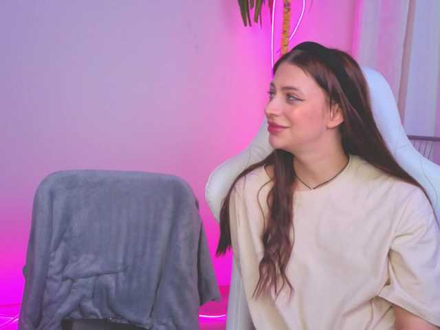 Lizattt's BongaCams show and profile