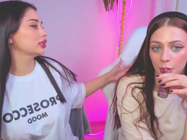 Lizattt's BongaCams show and profile