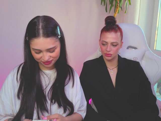 Lizattt's BongaCams show and profile