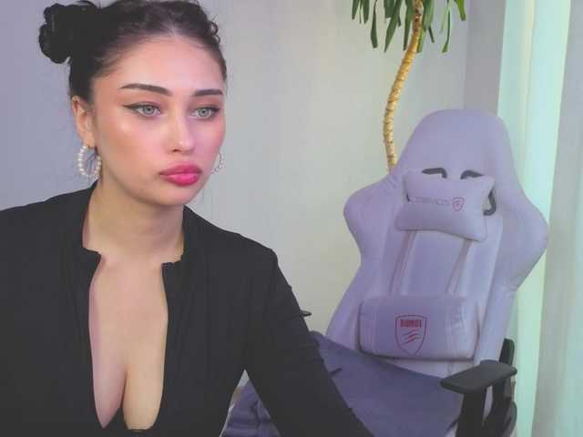 Lizattt's BongaCams show and profile