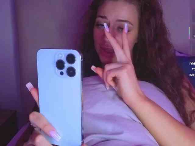 Elizabell_Rouge webcam