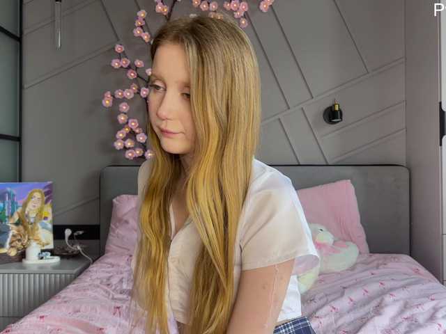  MiraJuicyJune chat room