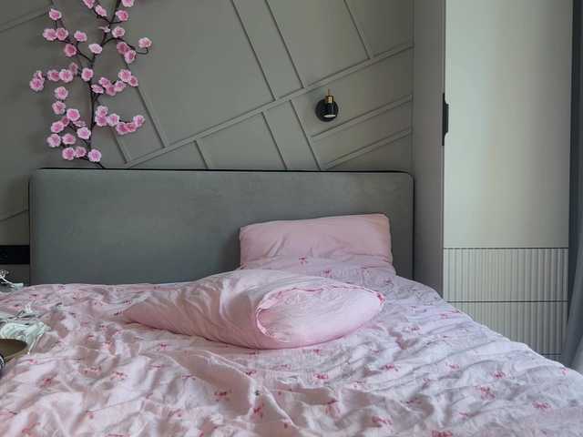 MiraJuicyJune live cam on BongaCams