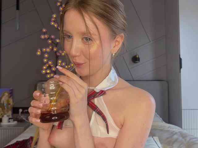 MiraJuicyJune