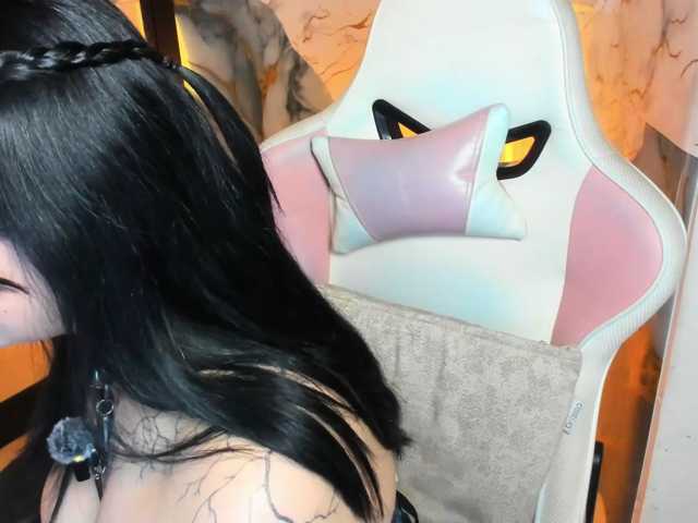 Adelaindiamond live cam on BongaCams