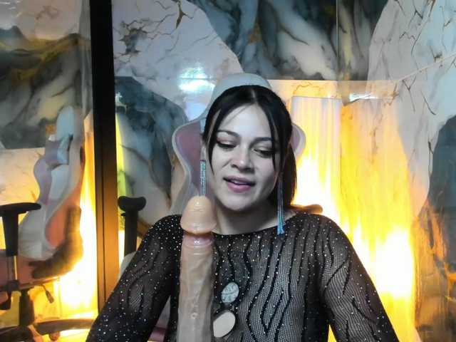 Adelaindiamond live cam on BongaCams