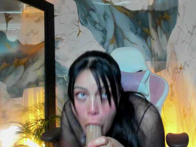 Adelaindiamond live cam preview