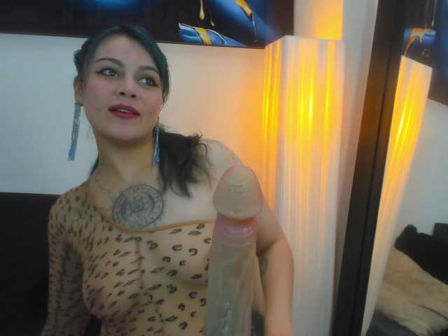 Adelaindiamond live cam on BongaCams
