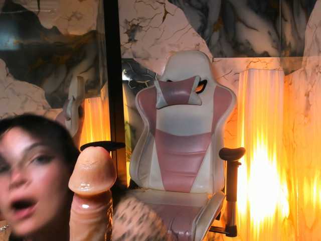 Adelaindiamond live cam on BongaCams