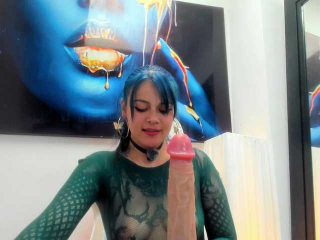 Adelaindiamond live cam on BongaCams