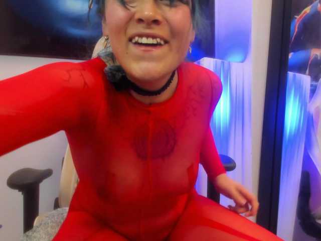 Adelaindiamond live cam on BongaCams