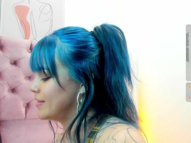 Adelaindiamond live cam on BongaCams