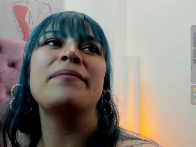 Adelaindiamond live cam on BongaCams