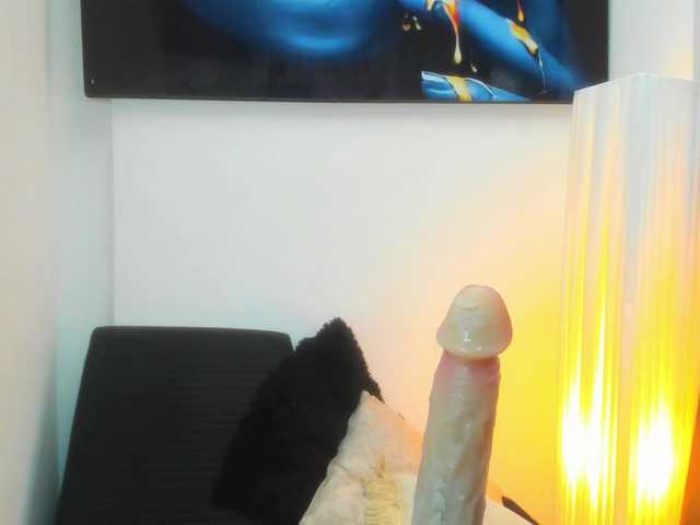 Adelaindiamond live cam on BongaCams