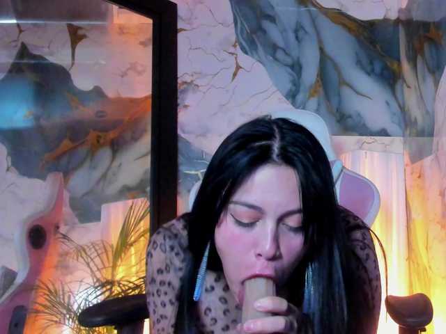 Adelaindiamond live cam on BongaCams