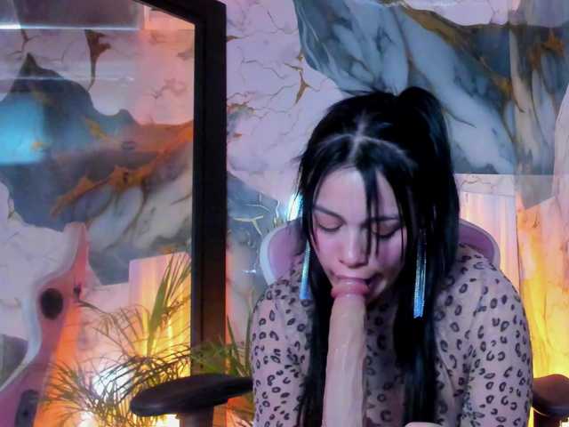 Adelaindiamond live cam preview