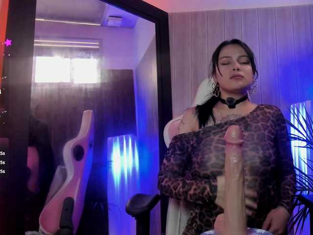 Adelaindiamond live cam on BongaCams