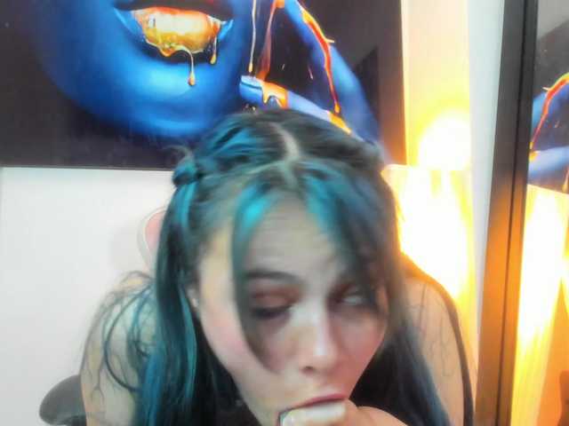 Adelaindiamond live cam on BongaCams
