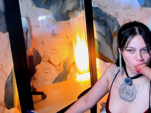 Adelaindiamond live cam on BongaCams