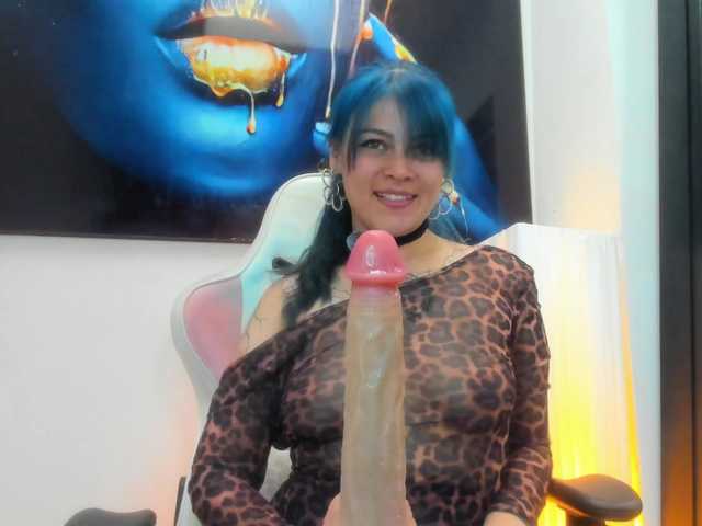 Adelaindiamond live cam on BongaCams