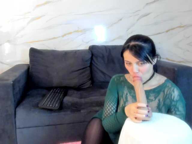 Adelaindiamond live cam on BongaCams