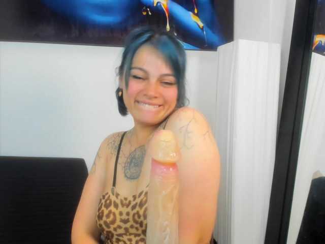 Adelaindiamond live cam on BongaCams