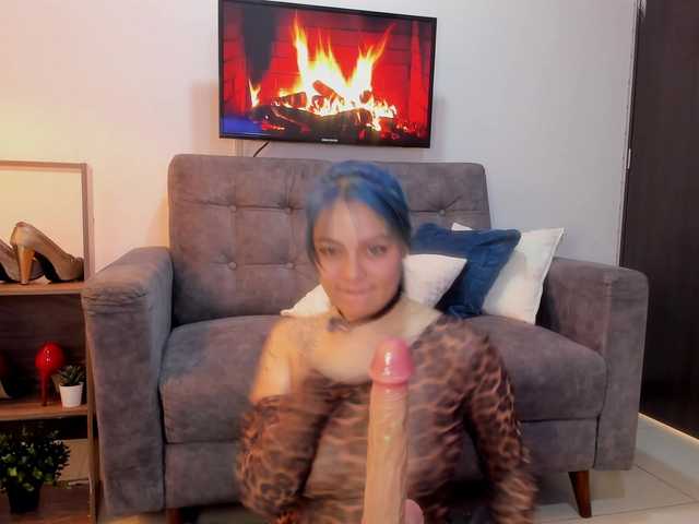 Adelaindiamond live cam on BongaCams