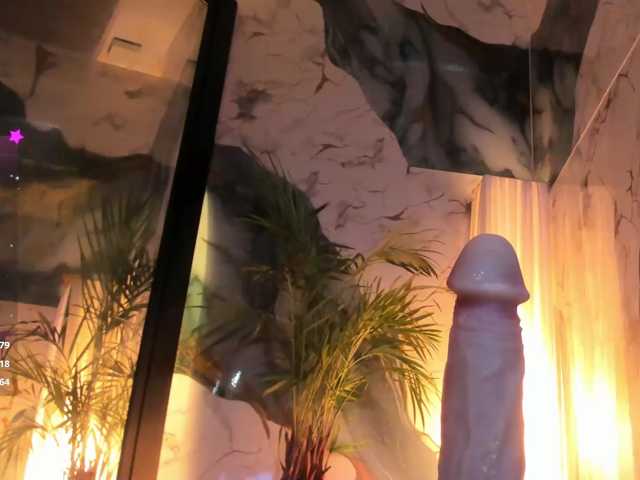 Adelaindiamond live cam on BongaCams