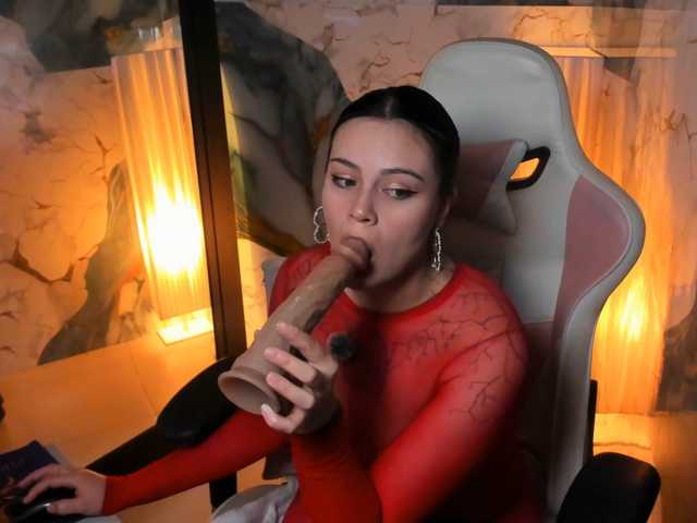 Adelaindiamond live cam preview