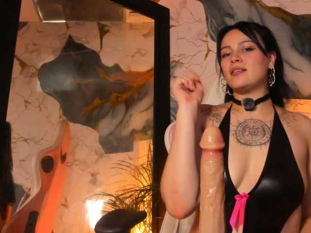 Adelaindiamond live cam preview