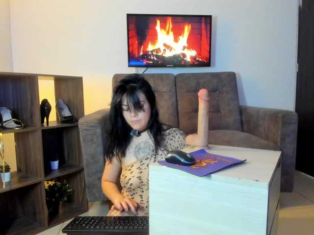 Adelaindiamond live cam on BongaCams