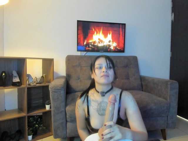 Adelaindiamond live cam on BongaCams