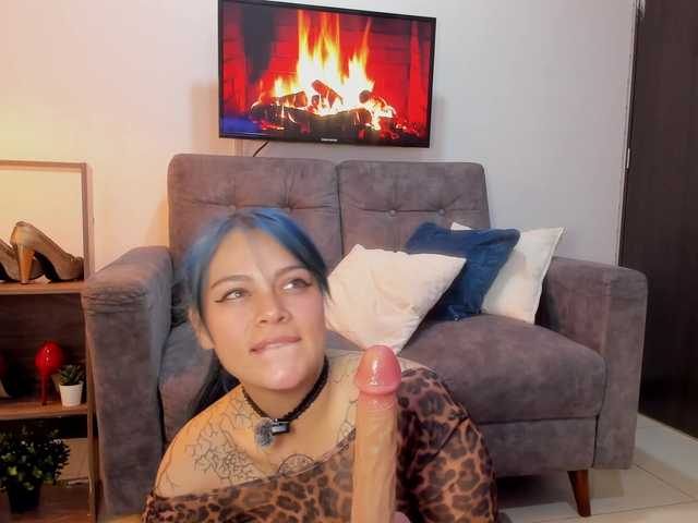 Adelaindiamond live cam on BongaCams