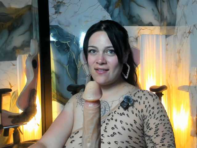 Adelaindiamond live cam on BongaCams