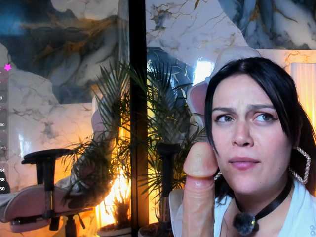 Adelaindiamond live cam on BongaCams