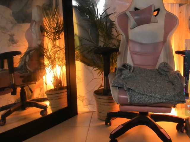 Adelaindiamond live cam on BongaCams