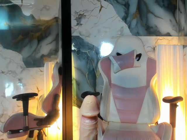 Adelaindiamond live cam on BongaCams