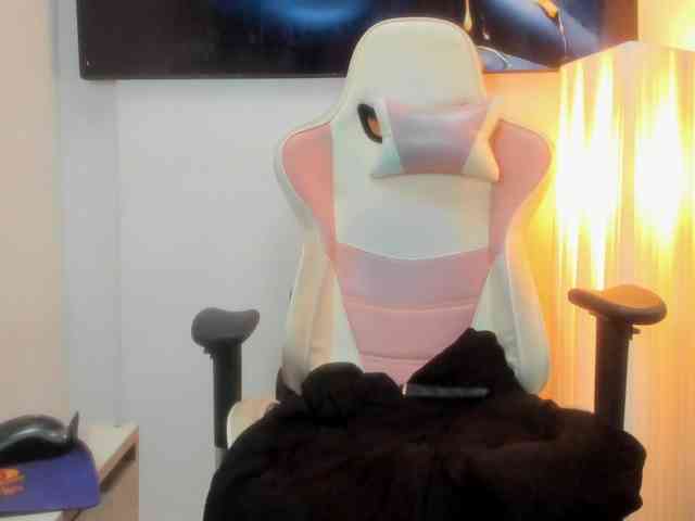 Adelaindiamond webcam