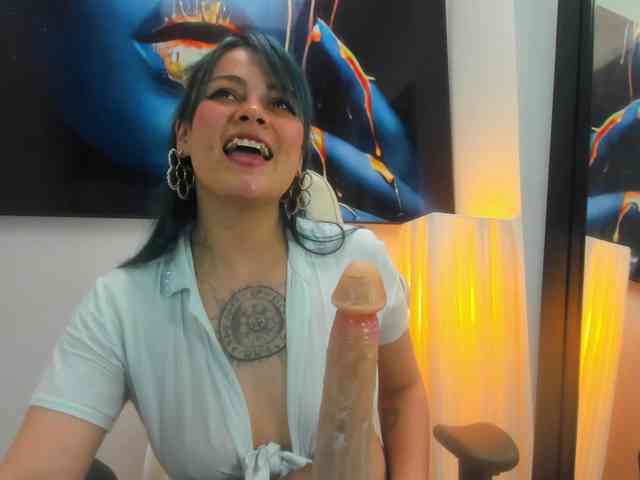 Adelaindiamond webcam