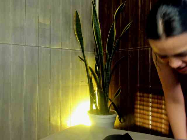 Adelaindiamond webcam