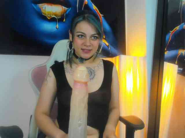 Adelaindiamond webcam