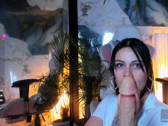 Adelaindiamond webcam
