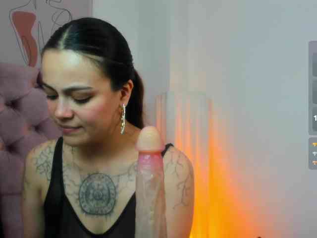 Adelaindiamond webcam